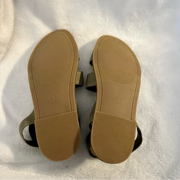 Universal Thread Sandals - Picture 4 of 4